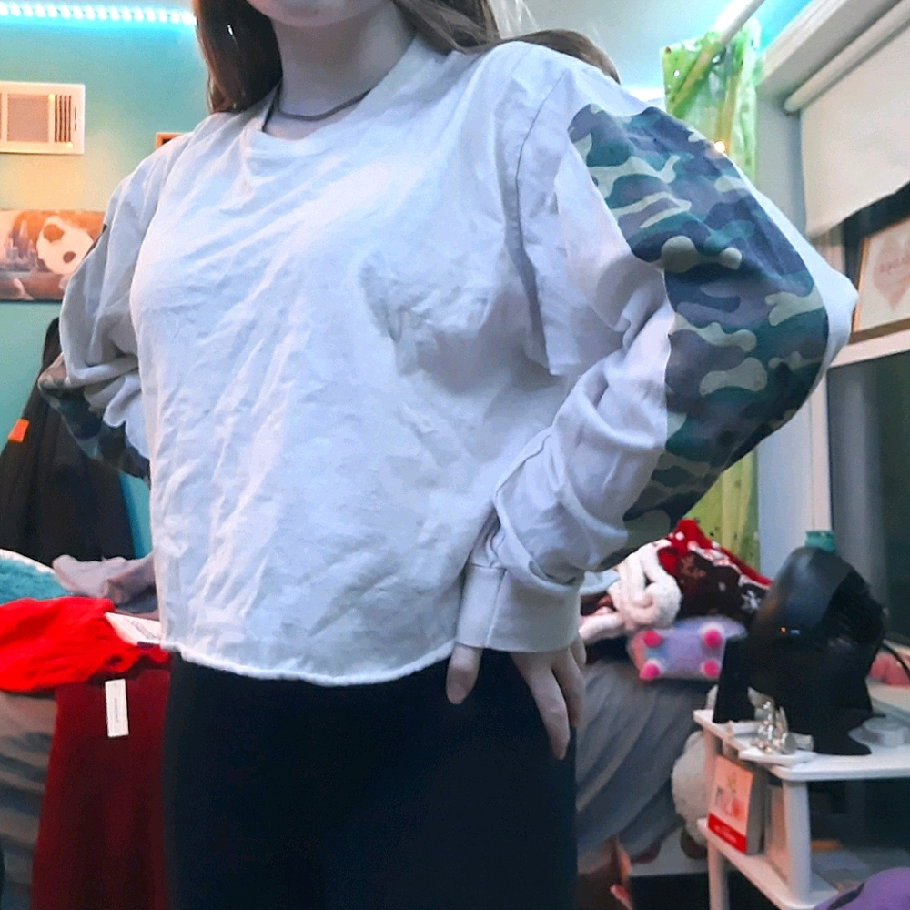 camo cropped long sleeve